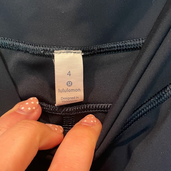 Lululemon Adore Your Core (28”) in Nocturnal Teal, Size 4 - Picture 7 of 9